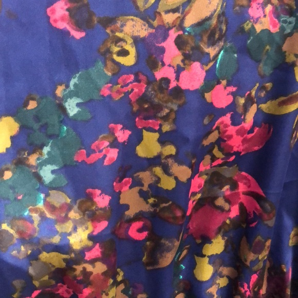 Cape Sleeved Express Top - Picture 2 of 2